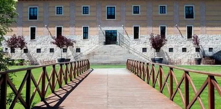 Halloween de lujo en Valladolid: duerme en un monasterio de cinco estrellas desde 56 euros y descubre una ciudad de cine

