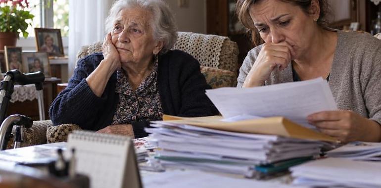 La letra pequeña de la dependencia en Asturias: 7.300 casos sin resolver y otros 13.000 expedientes pendientes de aclarar