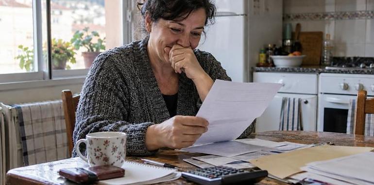 Asturias abre hoy la puerta a cancelar deudas del salario social e incluso recuperar dinero ya devuelto por errores de la Administración