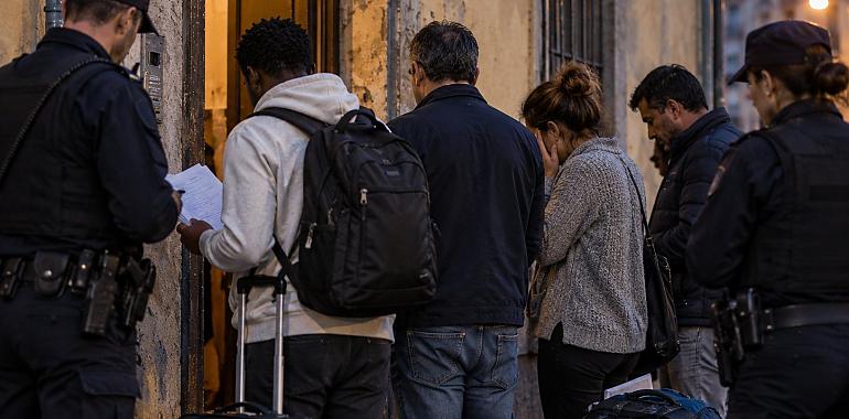 De la patera a una vivienda ocupada en Gijón: tres detenidos por cobrar a migrantes con falsas promesas de regularización