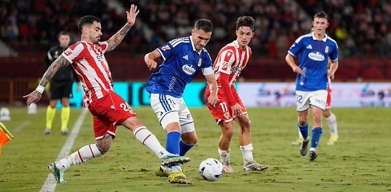 El Real Oviedo iguala un 2-0 en contra ante la UD Almería 