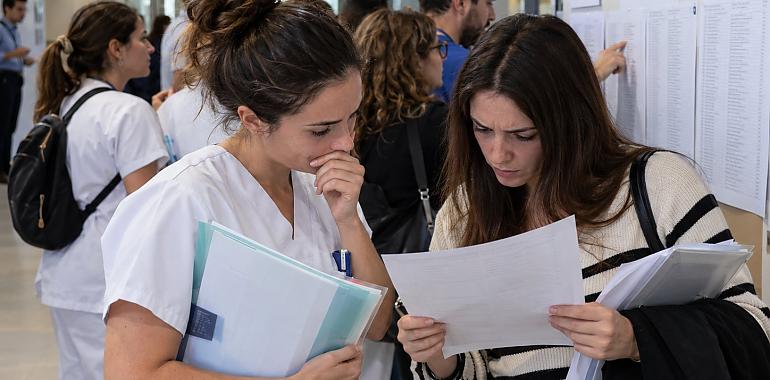 El SESPA deja fuera a 14 enfermeros de las oposiciones para 299 plazas fijas en Asturias: ya tenían una plaza en propiedad