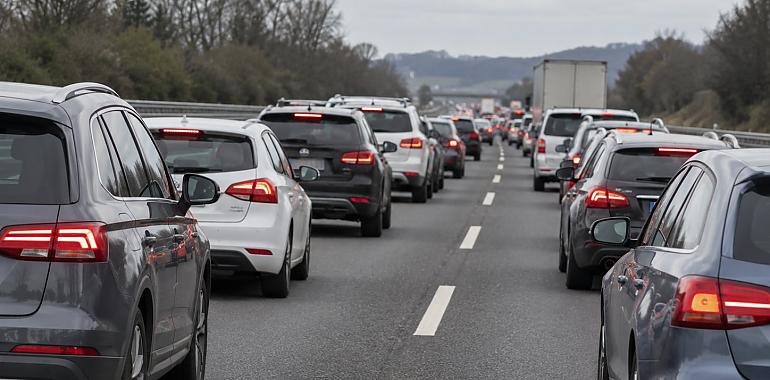 Caos en la «Y» asturiana: seis vehículos chocan en plena hora punta y provocan más de seis kilómetros de atasco hasta Gijón