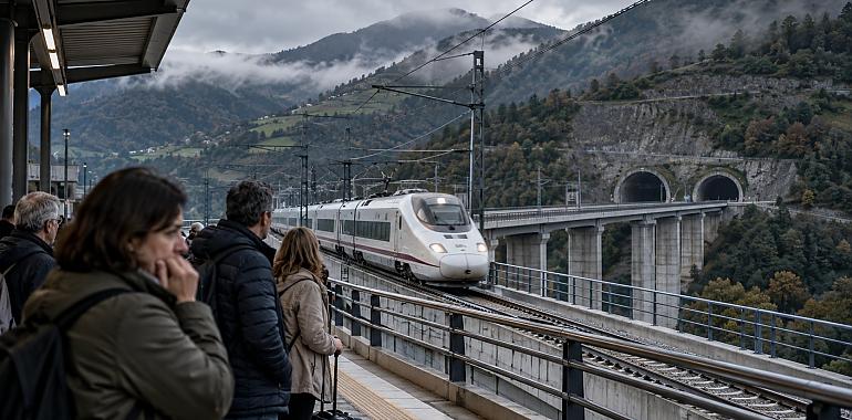¿ES SEGURO SUBIRSE HOY AL AVE EN ASTURIAS? Las averías, los fallos de seguridad y las preguntas que deja la tragedia de Toledo