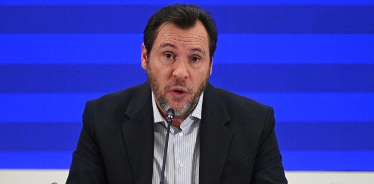 ¿Debe dimitir Óscar Puente? Las razones a favor y en contra tras dos tragedias ferroviarias que han dejado al menos 115 muertos en nueve meses