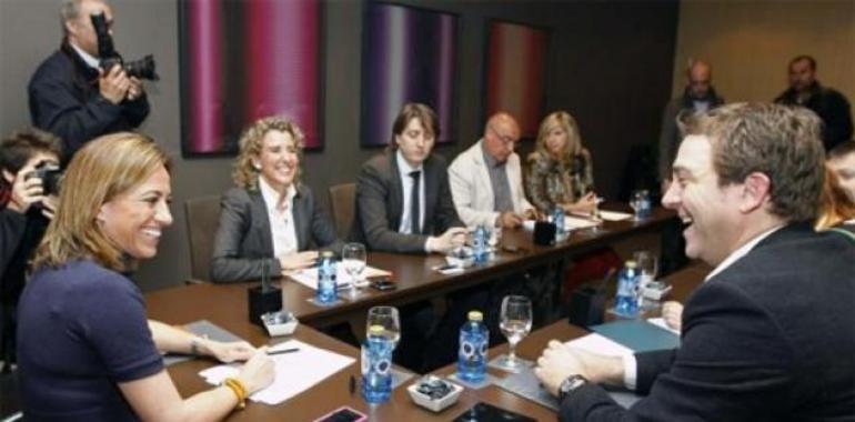 Carme Chacón: "Queremos abrir un nuevo tiempo de liderazgo con partido y compartido"