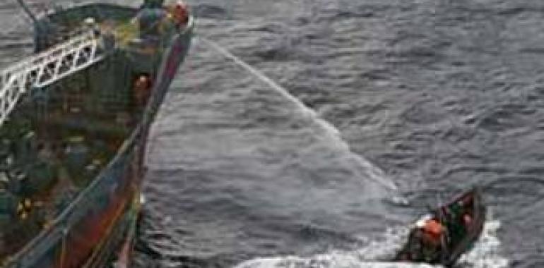 Tres tripulantes de Sea Shepherd heridos en enfrentamiento con buque ballenero japonés