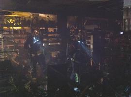 Dos heridos leves por intoxicación de humo a causa de un incendio