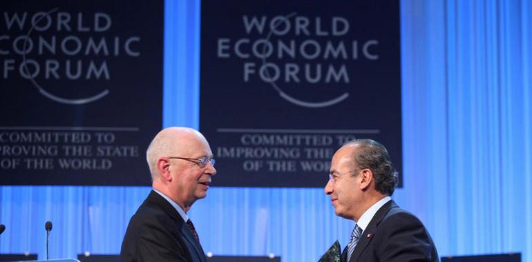 El presidente de México recibe en Davos el recibió el Premio al Estadista Global.