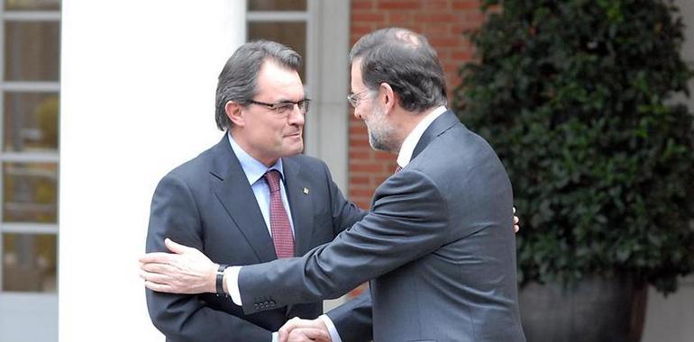 Mas ofrece a Rajoy colaborar en las grandes reformas y le plantea el pacto fiscal