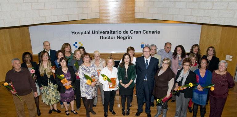 Hmenaje a profesionales sanitarios del H.U Doctor Negrín