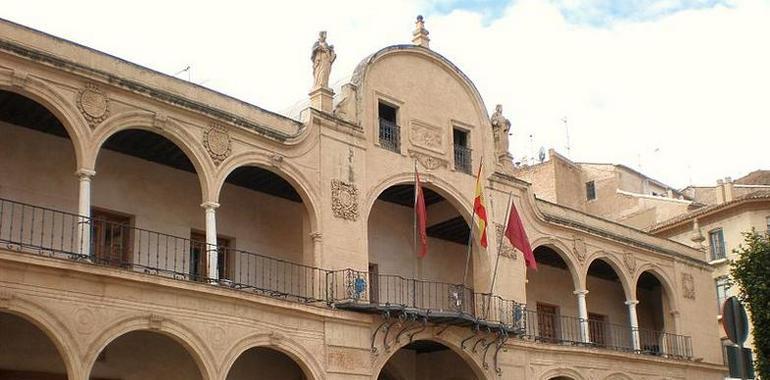 Miles de vecinos de Lorca pasaron la noche al raso