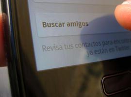 FACUA denuncia a Twitter por guardar sin permiso la agenda de contactos de los móviles