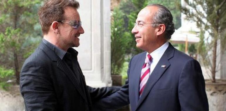 Bono, de U2, con el presidente de México