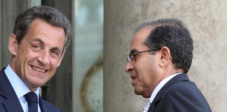 Nicolas Sarkozy se entrevista con el Primer Ministro del Consejo Nacional de Transición Libia