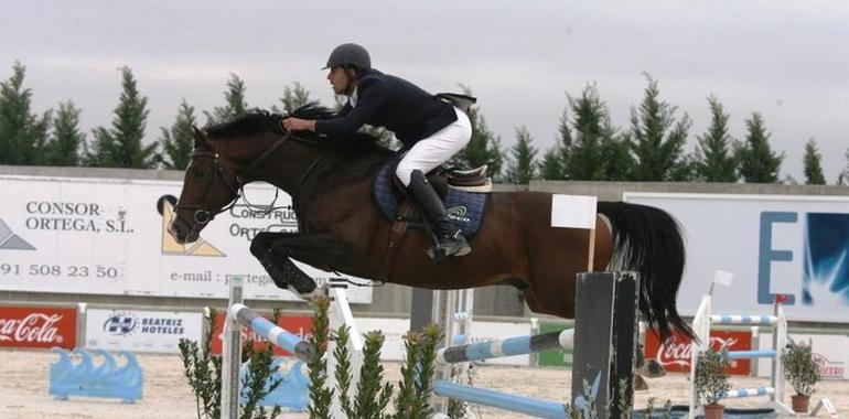 Hípica: Israel Cantero empezó el tercer concurso con victoria en la prueba más importante