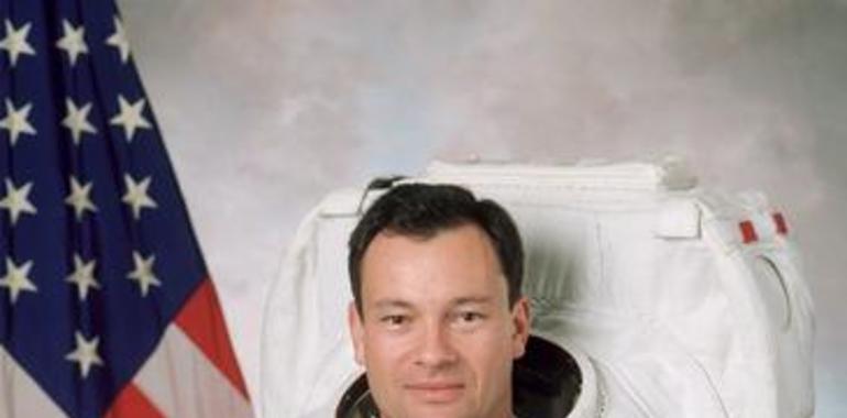 El astronauta López Alegría deja la NASA