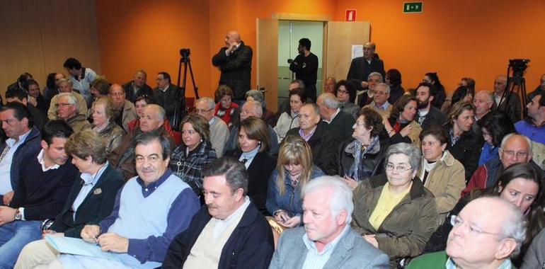 Álvarez-Cascos interviene en un acto electoral en Colunga