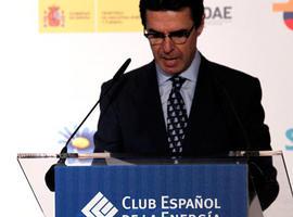 Greenpeace proyecta "I Love Nuclear" sobre el ministro Soria en los premios de la energía