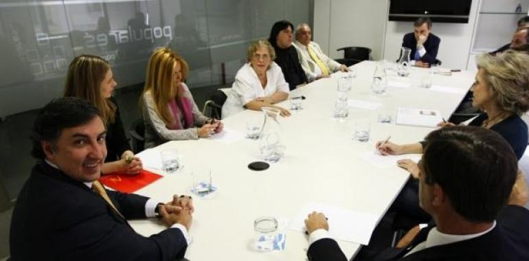 El PP se reúne con representantes de la sociedad civil cubana 