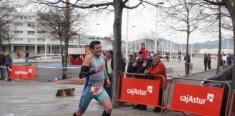 Gustavo Rodríguez y Beatriz Tenreiro vencen en el Duatlón Villa de Gijón