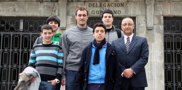 Alumnos del Santo Domingo de Navia, listos para la First Lego League en Mannhein