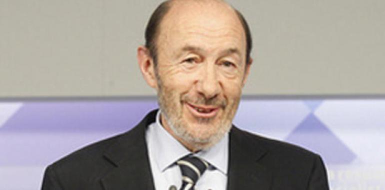 Rubalcaba insta a Rajoy a un gran acuerdo "social, institucional y político para una gran país como España"