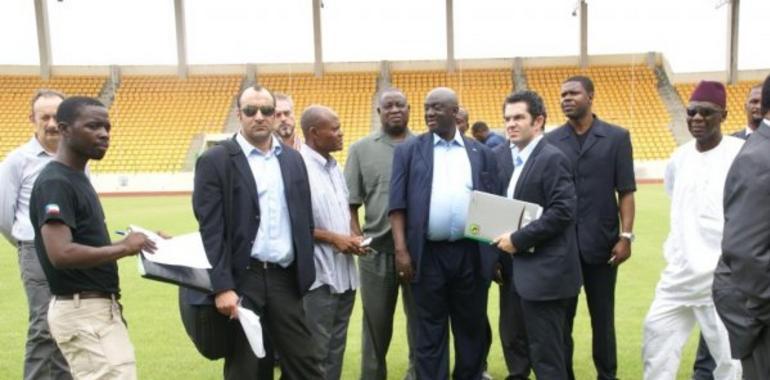 La Confederación Africana de Fútbol inspecciona en Malabo los trabajos de la Copa de África 2012