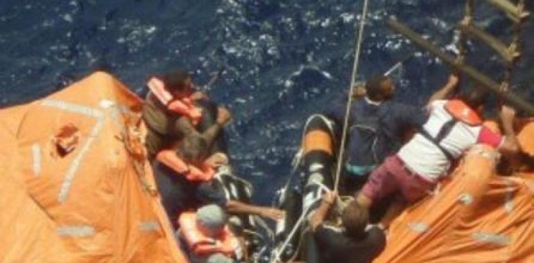 Rescatados 11 tripulantes del “Loamar Segundo” hundido a 850 millas al suroeste de Canarias