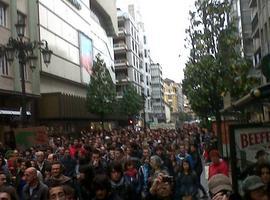 Miles de voces cierran el 12 M al grito de 'la voz del pueblo no es ilegal'