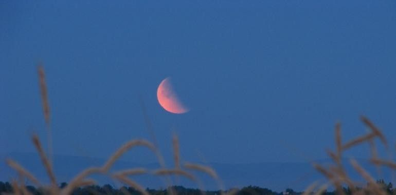 El 4 de Junio la Luna se viste de fresa