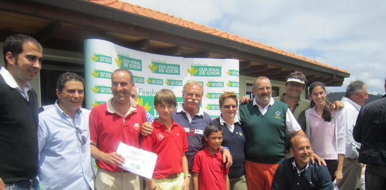 Ganadores del III Torneo Caja Rural celebrado en el Club de Golf de Deva