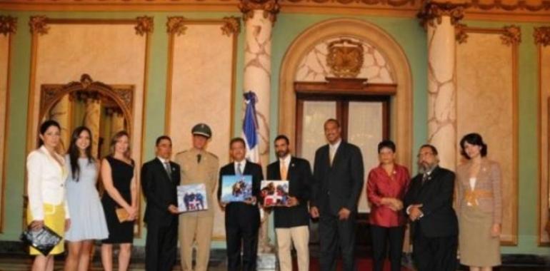 Presidente Fernández felicita a los alpinistas dominicanos que escalaron el Monte Everest 