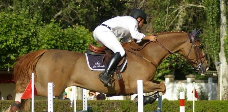 Julio Arias repite victoria en el Gran Premio Ciudad de León 2012