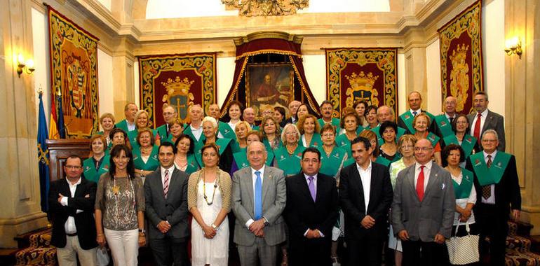 44 alumnos del Programa de Mayores de la Universidad de Oviedo reciben sus diplomas