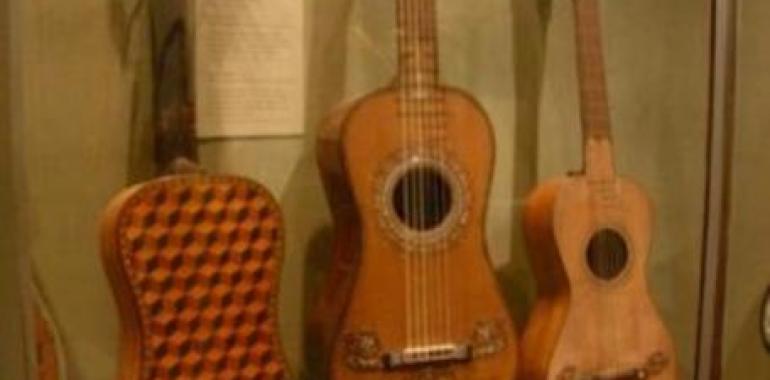 La guitarra, voz universal. Colección Luis Delgado en Gijón