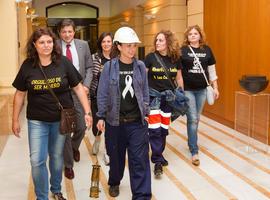 El presidente del Principado recibe a mujeres de la minería