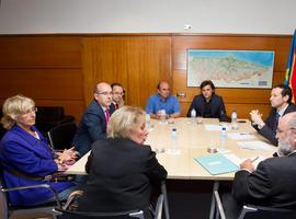 El consejero de Presidencia se reúne con Profesionales del Derecho Valle del Nalon.