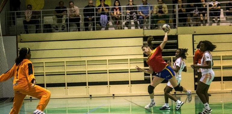 España sufre para ganar a Angola en 