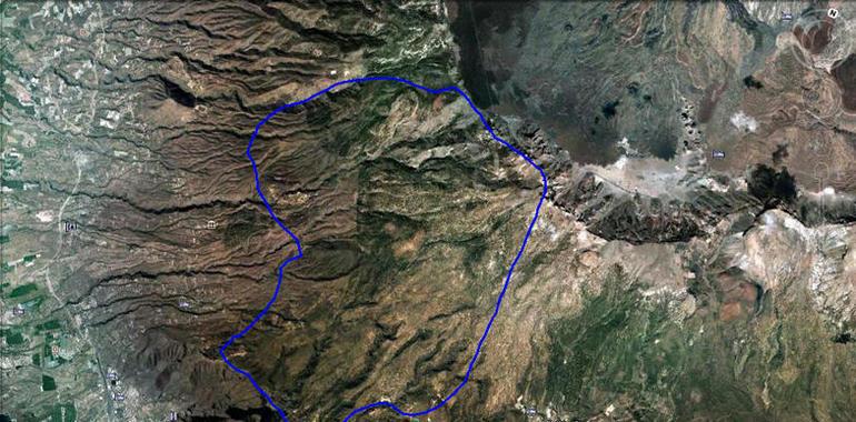 La dirección del fuego obliga a evacuar Vilaflor, en Tenerife