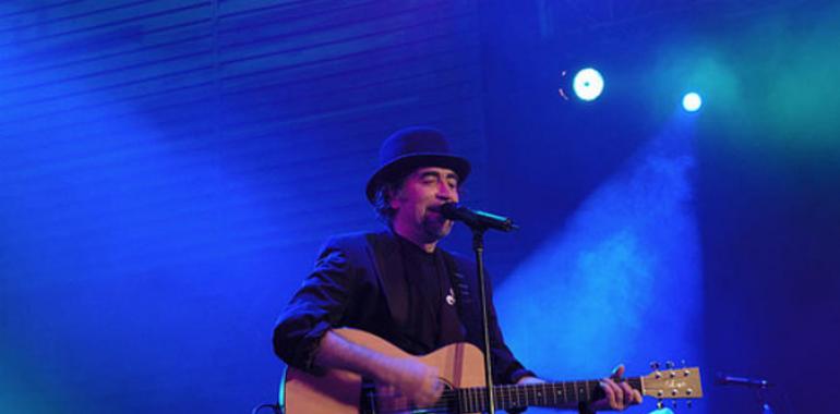 Joaquín Sabina recibió el premio “Equinoccio Cultural 2011”