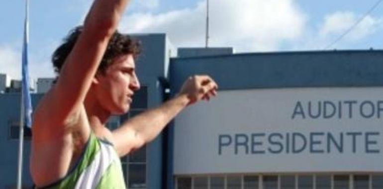 El ecuatoriano Diego Ferrín, oro en salto en el Cenard