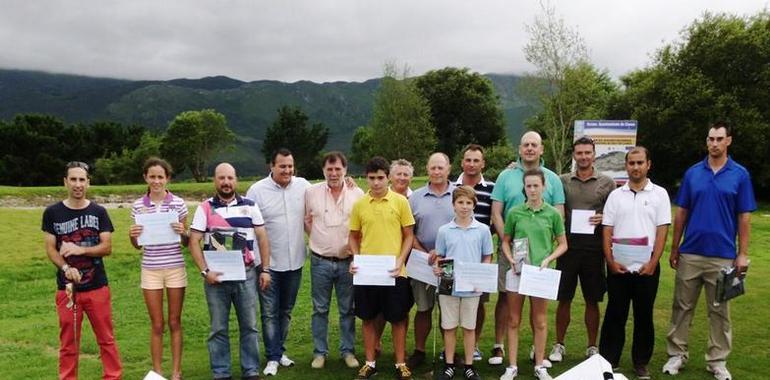 Premiados en el Torneo Talasoponiente en el club de Golf de Llanes