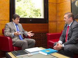 Reunión del presidente del Principado con el alcalde de Lena