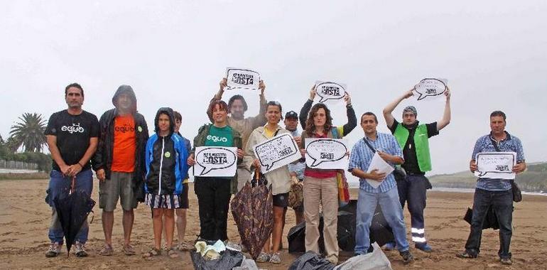 Asturias celebró el Día en defensa del litoral en la playa de Bañugues