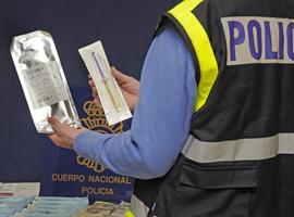 Detenidos tres médicos que implantaron "pellets" a más de 200 pacientes con productos ilegales