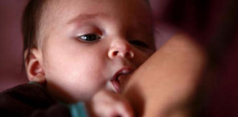 Lactancia materna podría salvar a un millón de niños al año, afirma UNICEF