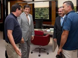 El presidente del Principado se reúne con los secretarios generales de MCA-UGT e Industria de CCOO