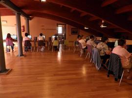 Taller de alfabetización digital en Cangas del Narcea