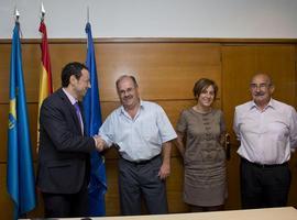 El consejero de Presidencia expresa su apoyo a los centros asturianos en Argentina